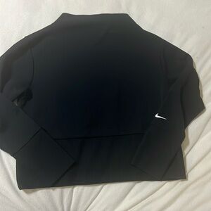 Women’s Nike dri-fit long sleeve workout top. Ribbed material. Black. Sz small.